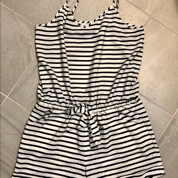 J Crew Striped Cream & Black Romper Shorts Medium - Picture 4 of 4